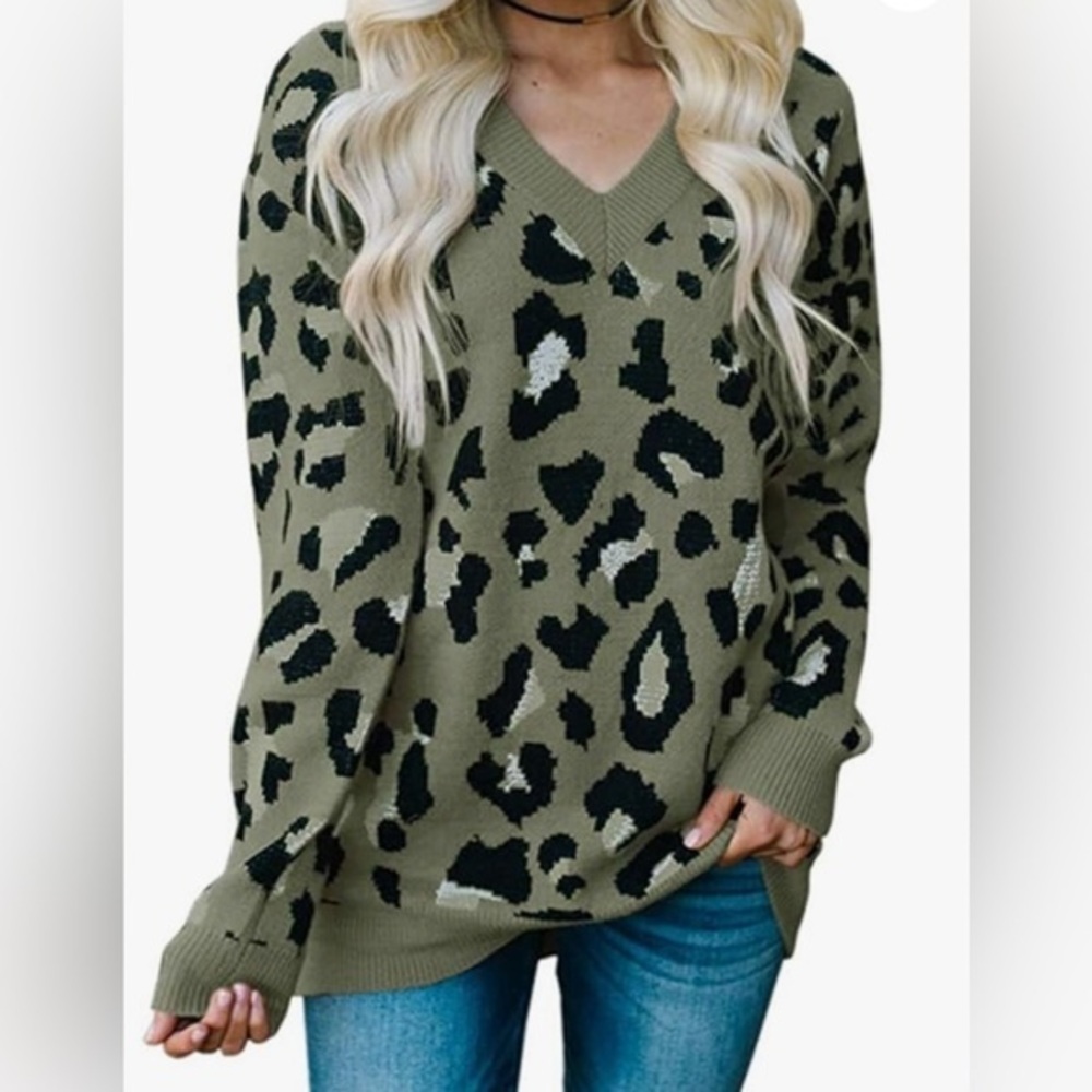 LIKE NEW! Leopard Print Knitted V Neck Sweater Large